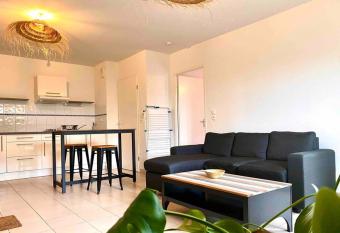 La Casa Menjul allows 18 year olds to book a room