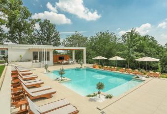 Apartmani Freedom place allows 18 year olds to book a room