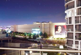 iNqaba @Ellipse Waterfall has Balcony rooms