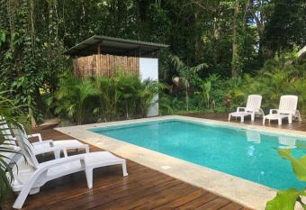 Casa buena vibra allows 18 year olds to book a room