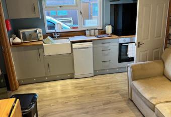 Lovely 1-Bed Chalet in Mablethorpe has Balcony rooms