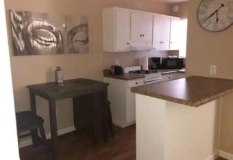 Awesome and Cool Unit Located in Central Tucson allows 18 year olds to book a room