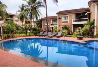 Lovely 1-Bed Room Condo with Pool -Candolim Beach allows 18 year olds to book a room