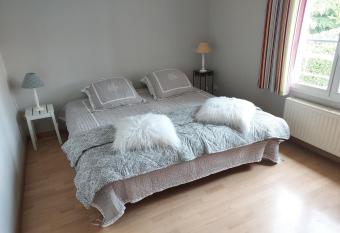 Chambre d h  te chez Florence allows 18 year olds to book a room