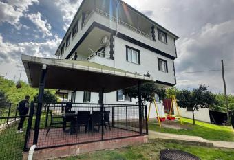 GREEN PARADISE TRABZON TAT  L EVi has Balcony rooms