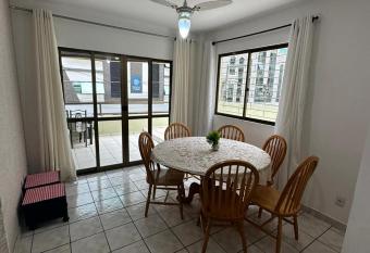 Apartamento Meia Praia has Balcony rooms