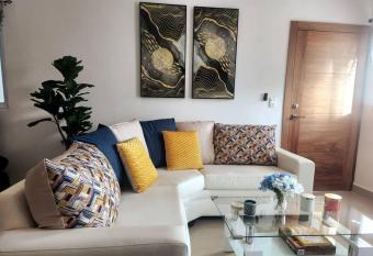 Moderno / Espacioso / Acogedor / Equipado / 3H/6P has Balcony rooms