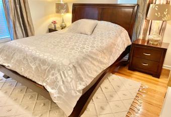 Private room in house, Pool Access, Bikes & Beach Chairs has Balcony rooms