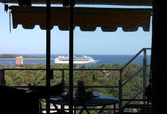 Apartment on the 12th floor. Beautiful sea view. allows 18 year olds to book a room
