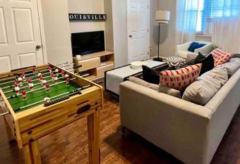 Great 3 Bed House In Germantown allows 18 year olds to book a room