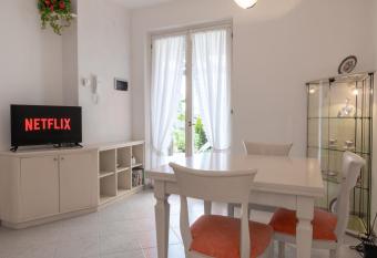 Vittoriale - Pool and Parking has Balcony rooms