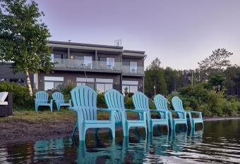 L'  toile du lac lyster has Balcony rooms