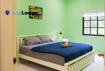 AnyLodge 02 @ Country Heights allows 18 year olds to book a room