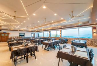 Treebo Trend Kaizen - 3 Kms From Paragliding allows 18 year olds to book a room