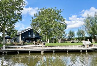 Hoeve BuytenHout has Balcony rooms