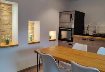 Le Green Duplex moderne en hypercentre allows 18 year olds to book a room