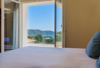 BnB Il Grecale allows 18 year olds to book a room