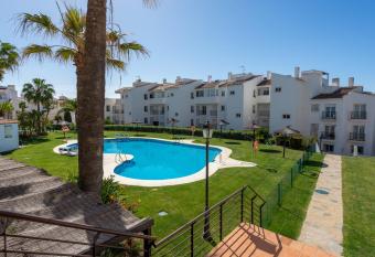 Las Buganvillas de Manilva allows 18 year olds to book a room