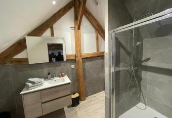 L Eau Par Feyte has Balcony rooms