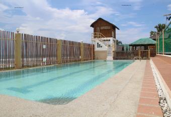 Good Guys Beach Resort has Balcony rooms