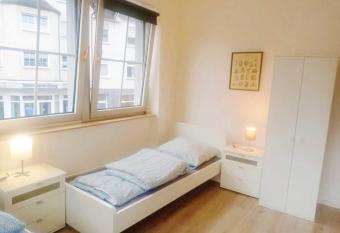 6 room fitter-apartment allows 18 year olds to book a room
