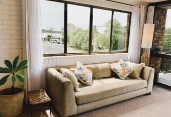 Noosa River View 2 Bedroom and Study Apartment has Balcony rooms