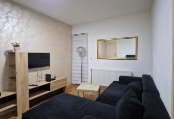 Indigo apartman has Balcony rooms