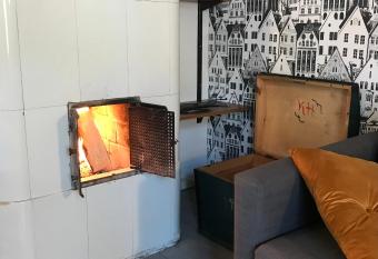 Kotona Tampereella, Pispalassa allows 18 year olds to book a room