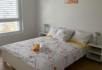 Appartement spacieux allows 18 year olds to book a room