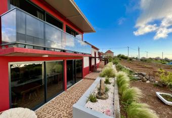 Victoria Ocean View Room allows 18 year olds to book a room