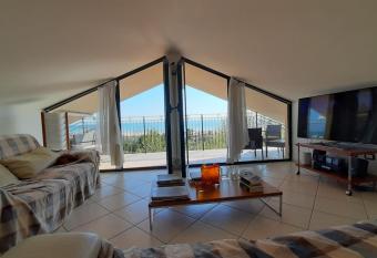 Mansarda VISTA WOW - Fronte mare con posto auto has Balcony rooms