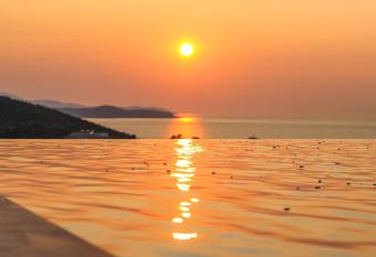 Lans Hotel allows 18 year olds to book a room