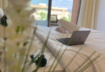 Magnifique appartement avec piscine    Prestigia Marrakech has rooms with a private hot tub