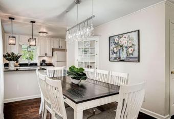 Charming Cottage is a Quaint Oasis on Northside allows 18 year olds to book a room