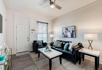 Downtown Digs ideal location downtown Indy allows 18 year olds to book a room