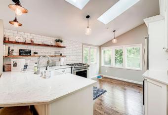 Chateau On the Riverfront allows 18 year olds to book a room