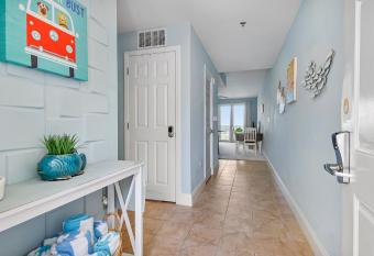 Steps from the Beach - Shell Yeah at LTW 730 has rooms with a private hot tub