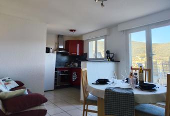 Appartement avec une belle vue sur Palalda has Balcony rooms