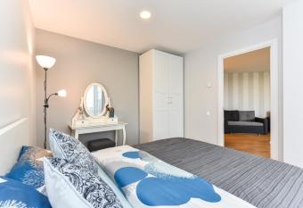 Apartamentai Elija prie j  ros allows 18 year olds to book a room