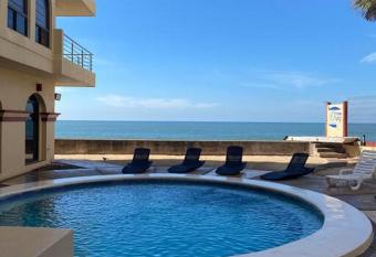 C  modo condominio a pie de playa y con alberca has Balcony rooms