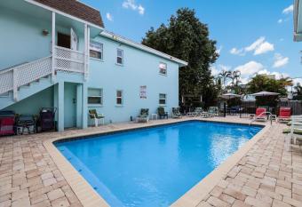 Cabanas on Canal #318 has Balcony rooms
