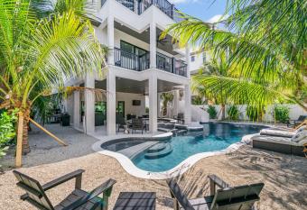 Seashell Esta has Balcony rooms