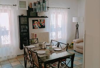 Vien mequ   allows 18 year olds to book a room