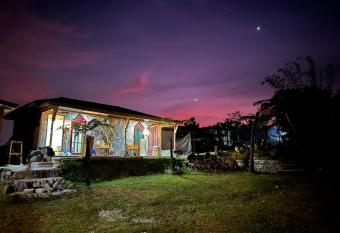 Ulina Homestay has Balcony rooms