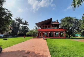 Red House has Balcony rooms