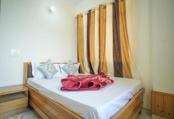 ABHI s B&B has Smoking/Balcony rooms