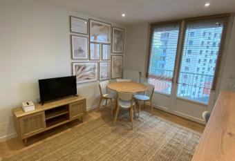 LE BOHEME CHIC PATTE D OIE **** has Balcony rooms