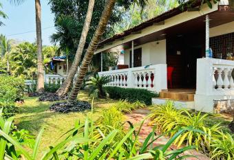 Pawar Home Stay has Balcony rooms