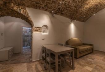 Apartment Tena in Arco Pronti has Smoking rooms