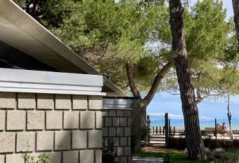 Seafront Apartments D Olivo al Mare allows 18 year olds to book a room